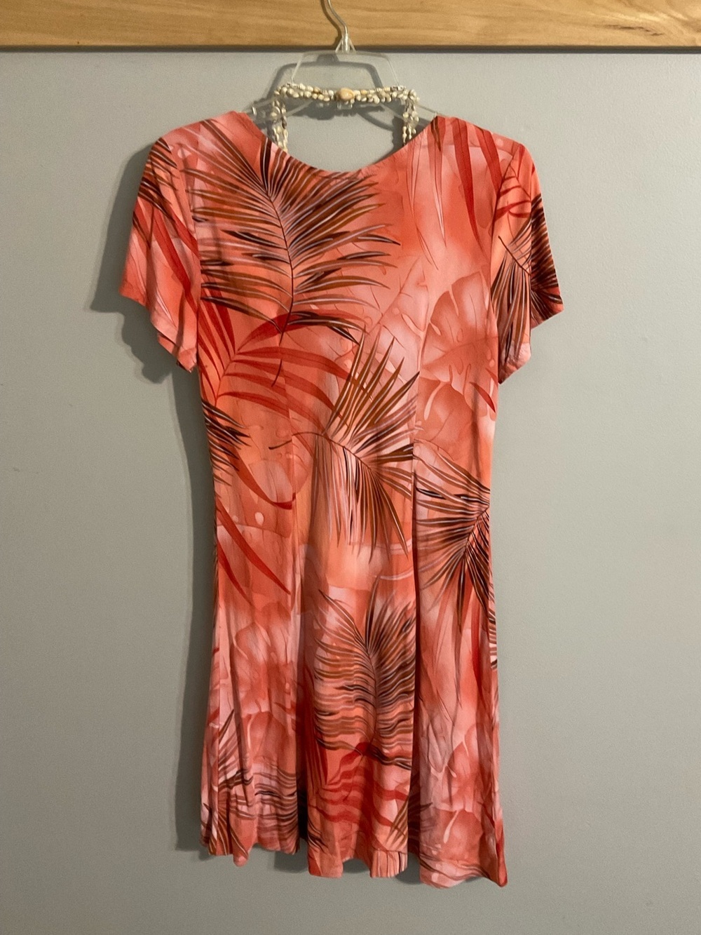 The Hawaiian Original Floral Mini Dress with 2 Shell Necklaces Medium - Picture 3 of 7